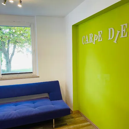 Apartament Bb Crew House *