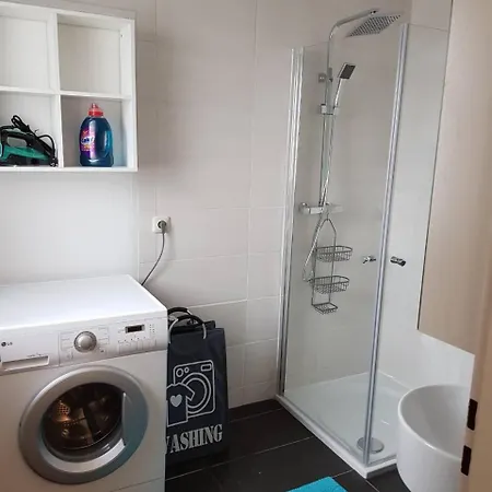 Apartament Bb Crew House *